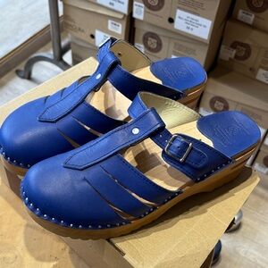Elegant Blue Leather Mules with Buckle